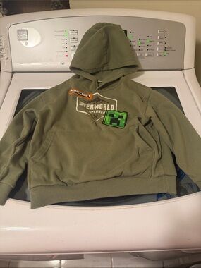 Minecraft Overworld Explorer Kids Hoodie - Olive Green